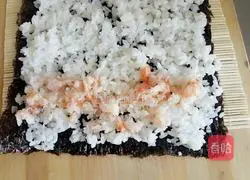 Illustration of how to make homemade sushi rolls 3