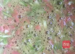 Illustration of how to make ham and egg pancakes 10