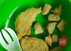 Illustration of how to make sweet pear and lotus root cake 7