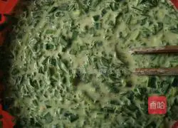 How to make leek egg pancakes Illustration 2