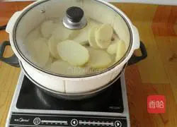 Illustration of how to make pan-fried potato pancakes 2