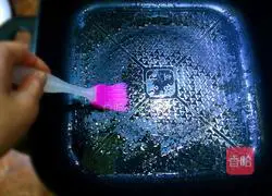 Illustration of how to make water chestnut and pork belly patties 11