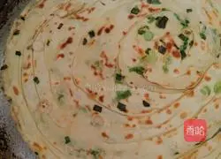 Illustration of how to make multi-layered green onion pancakes 7