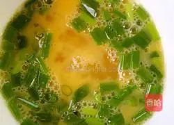 Illustration of how to make fried pancakes and eggs 1