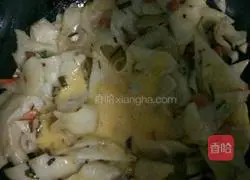 Illustration of how to make fried egg pancakes 8