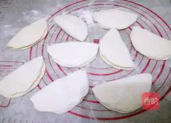 Illustration of how to make steamed shell cakes 8