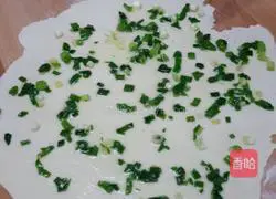 Illustration of how to make scallion pancakes 3