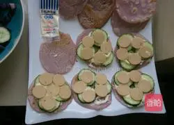 Illustration of how to make purple cabbage pancake sandwiches 2