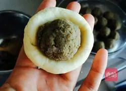 Illustration of how to make mung bean cake 7