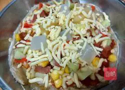 Illustration of how to make ham and assorted pizza with finger cake base 5