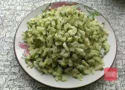 Sophora flower minced meat cake recipe 1