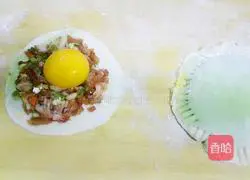 Illustration of how to make egg yolk crispy cake 3