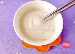 Illustration of how to make dragon fruit and mango pancakes 5