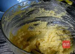 Illustration of how to make shredded coconut cakes 9