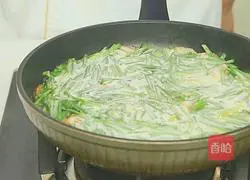 Illustration of making pancakes with meat and vegetables 9