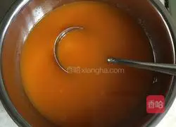 Illustration of how to make carrot juice egg pancake 1