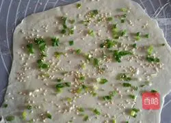 Illustration of how to make scallion pancakes 6