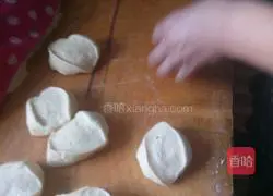 Illustration of how to make fried cakes 11