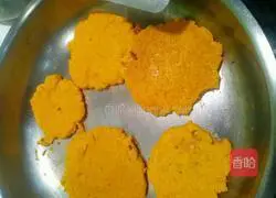 Illustration of how to make pumpkin bean dregs cake 6