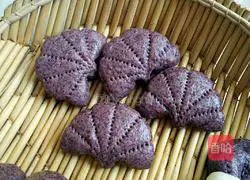 Illustration of how to make black rice lotus leaf cake 9