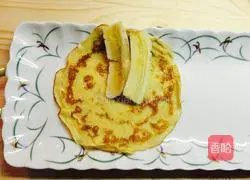 Illustration of how to make banana crepe 7