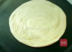 Illustration of how to make pretzel flatbread 15