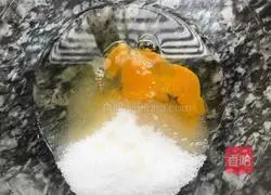 Illustration of how to make walnut cake 3