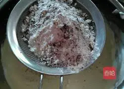 Illustration of how to make non-defoamed cocoa sponge cake 7
