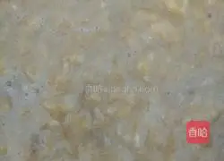 Illustration of how to make banana egg pancakes 7