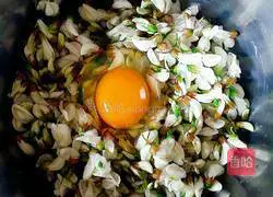 Illustration of how to make Sophora japonica cake 2