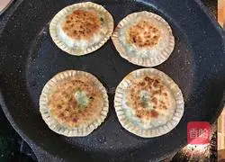 Illustration of how to make dumpling skin pies 7