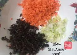 Illustration of how to make carrot and fungus egg cake 2