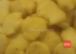 Illustration of how to make salt and pepper potato pancakes 3