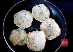 Illustration of how to make pancake shrimp 3