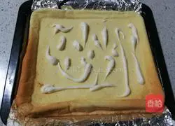 Illustration of how to make meat floss cake rolls 7