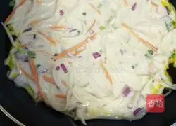 Illustration of how to make egg and potato shredded cake 7