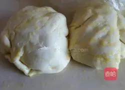 Illustration of how to make Thai banana pancakes 2