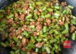 Minced pork and cowpea lotus leaf cake.Recipe 13