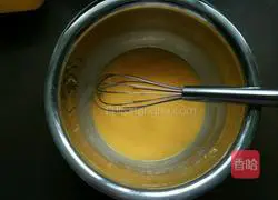 Illustration of how to make eight-inch fresh milk chiffon cake 6