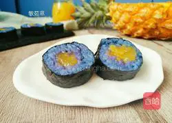 Illustration of how to make butterfly pea pineapple sushi 9