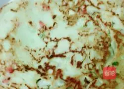 Illustration of how to make scallion ham cake 5