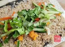 Illustration of how to make sushi rolls 5