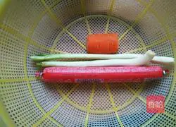 Illustration of how to make egg rice pancakes 1