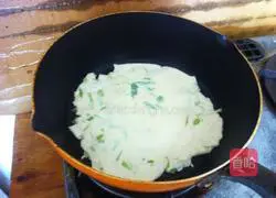 Illustration of how to make green onion cake 12
