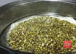 Illustration of how to make mung bean cake with skin 3