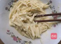 Illustration of how to make egg and lotus root cakes 7