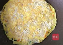 Illustration of how to make noodles and egg pancakes 7