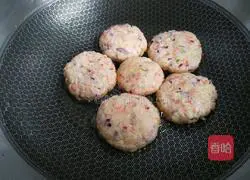 Illustration of how to make breakfast vegetable pancake 10