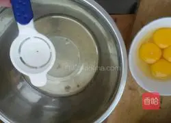 Illustration of how to make a sponge-like soft cake 2