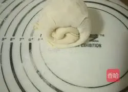 Illustration of how to make green onion layer cake 9